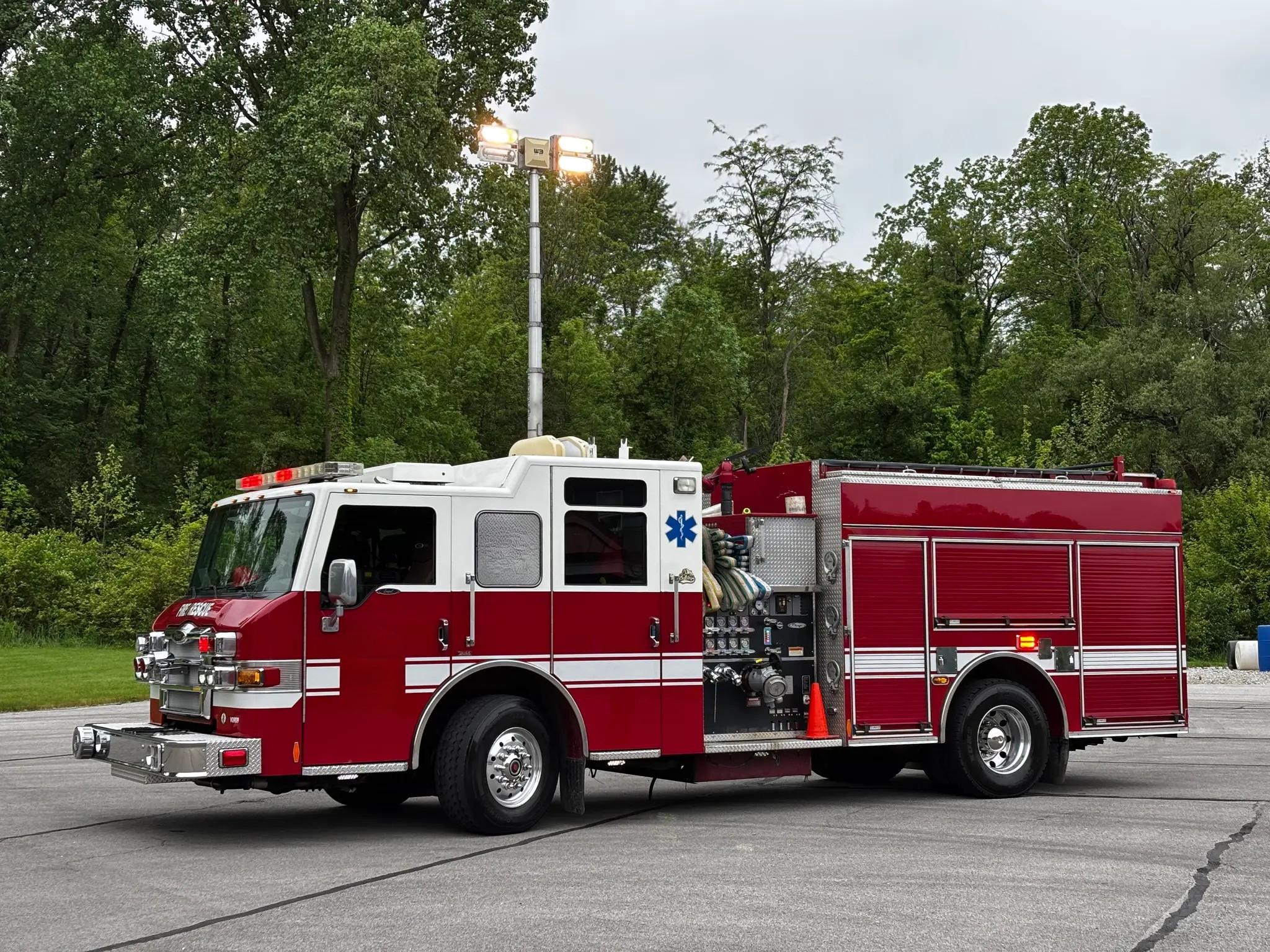 2009 Pierce Impel Pumper - image 2