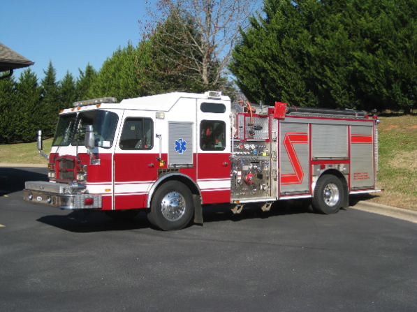 2005 E-ONE Typhoon pumper