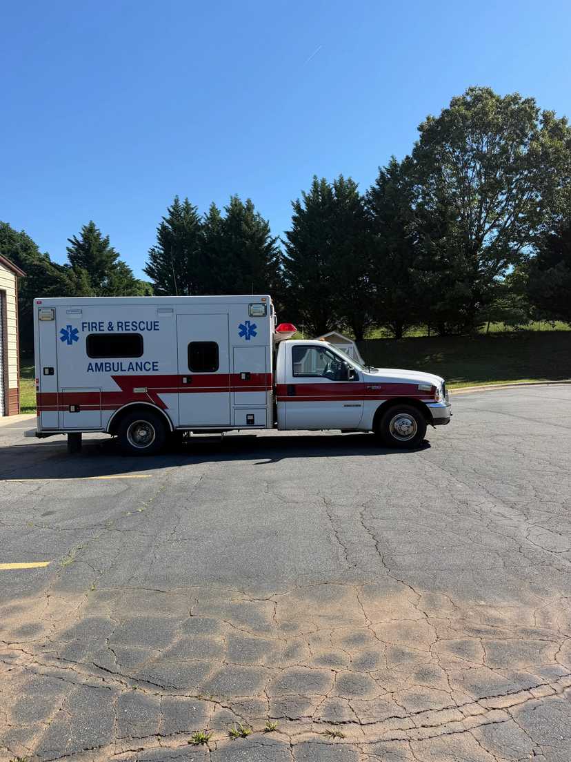 1999 Road Rescue Ford Type I Ambulance — photo 3