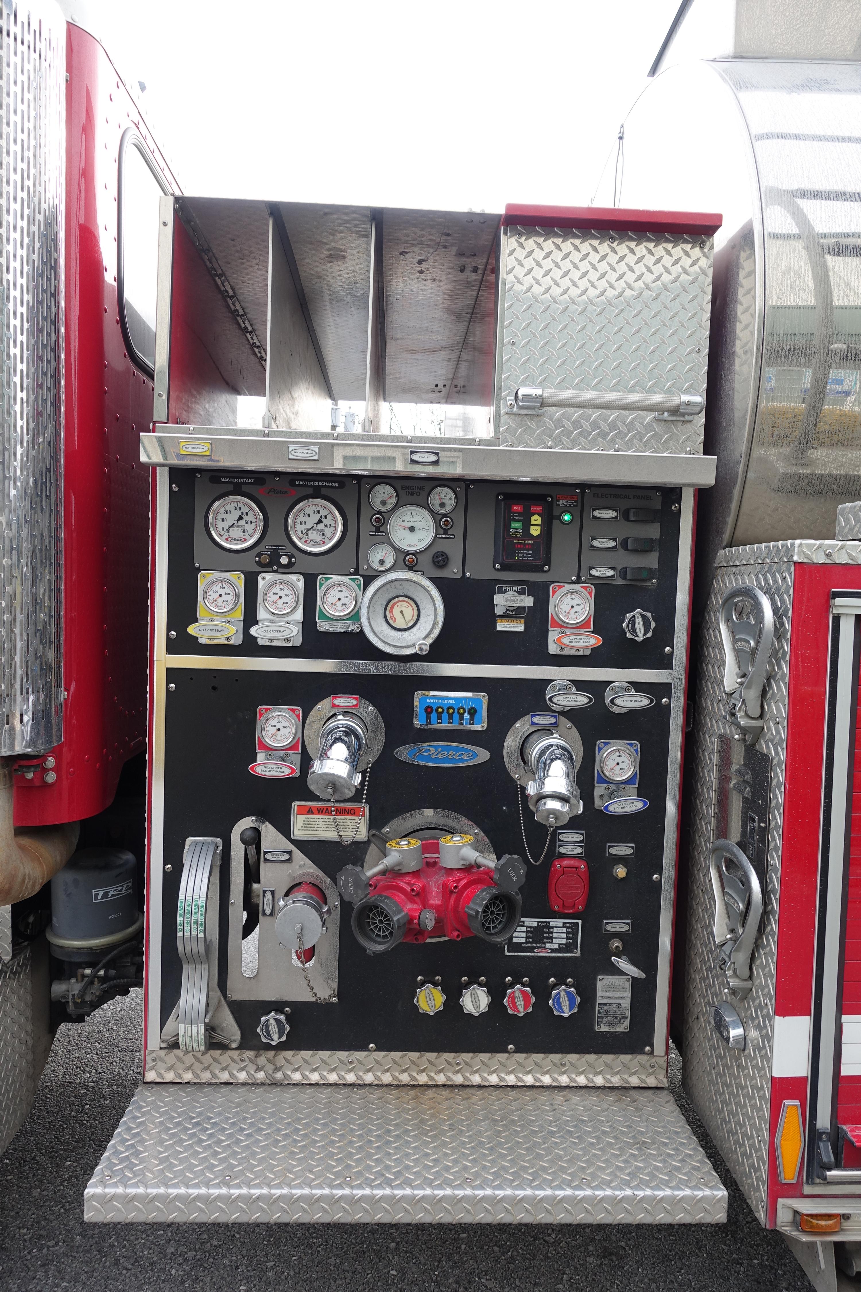 2005 Pierce Pumper Tanker - image 9