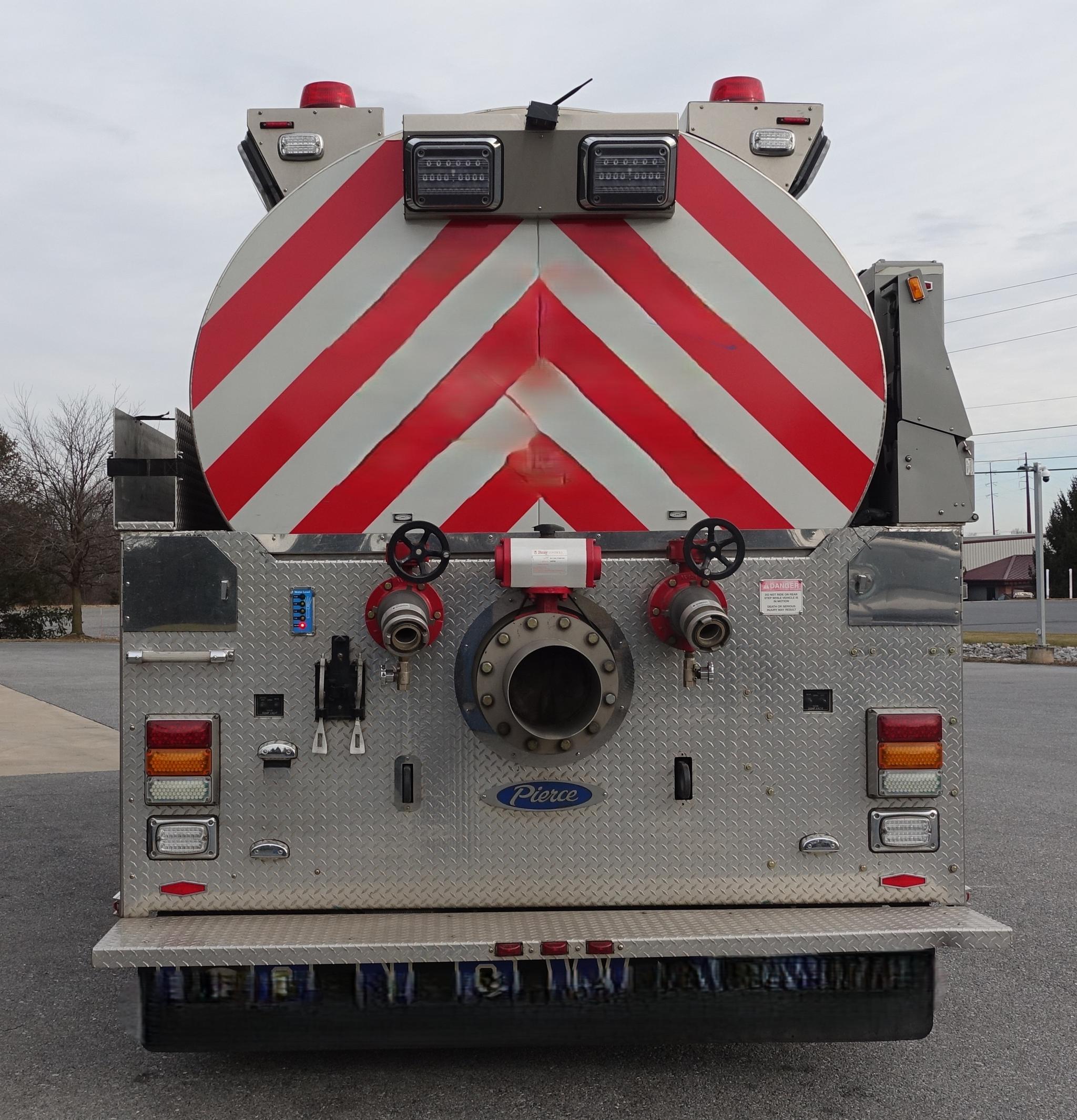 2005 Pierce Pumper Tanker - image 3