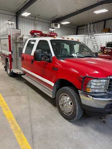 2003 E-One Ford 4x4 Pumper — photo 2