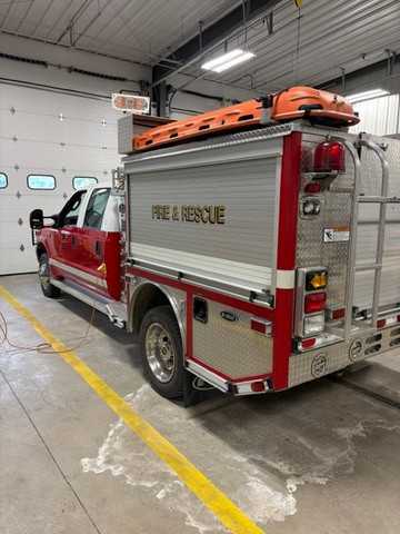 2003 E-One Ford 4x4 Pumper — photo 4
