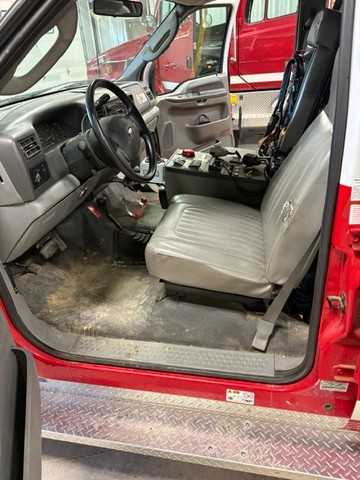 2003 E-One Ford 4x4 Pumper — photo 8
