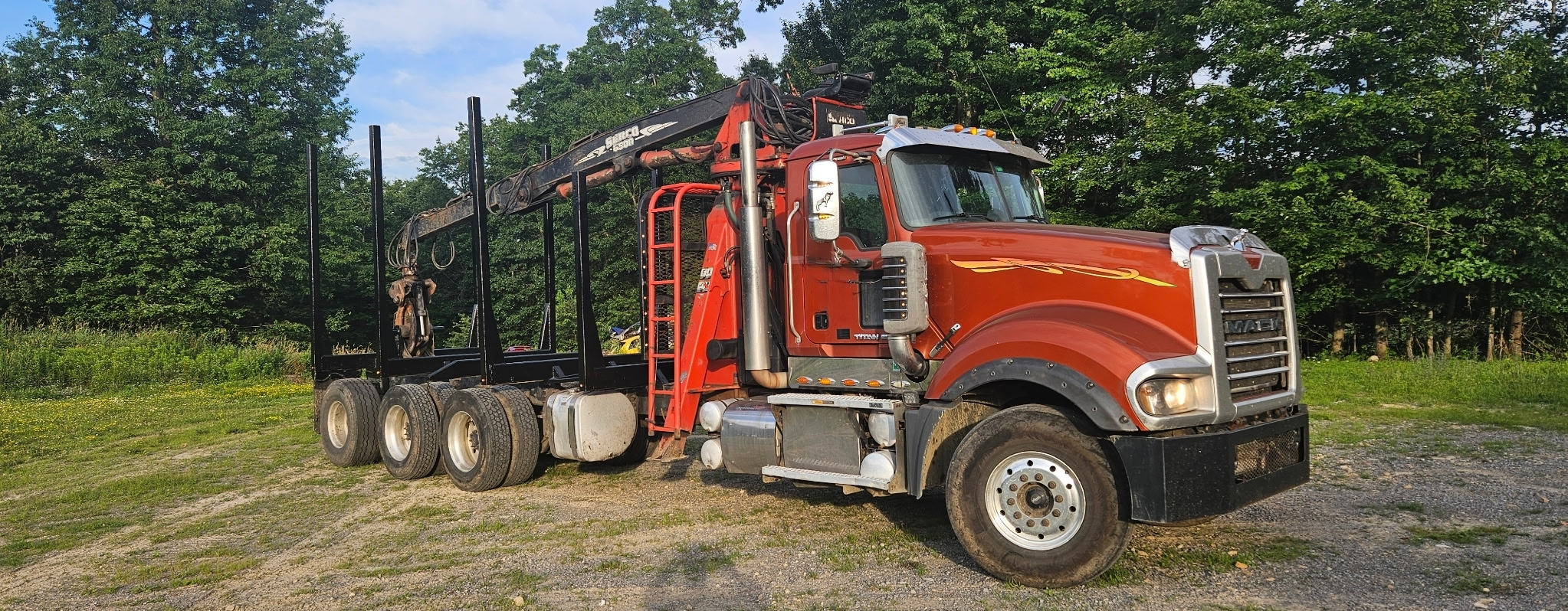 2016 Mack Titan Log Truck with Serco 8500 Log loader - image 1