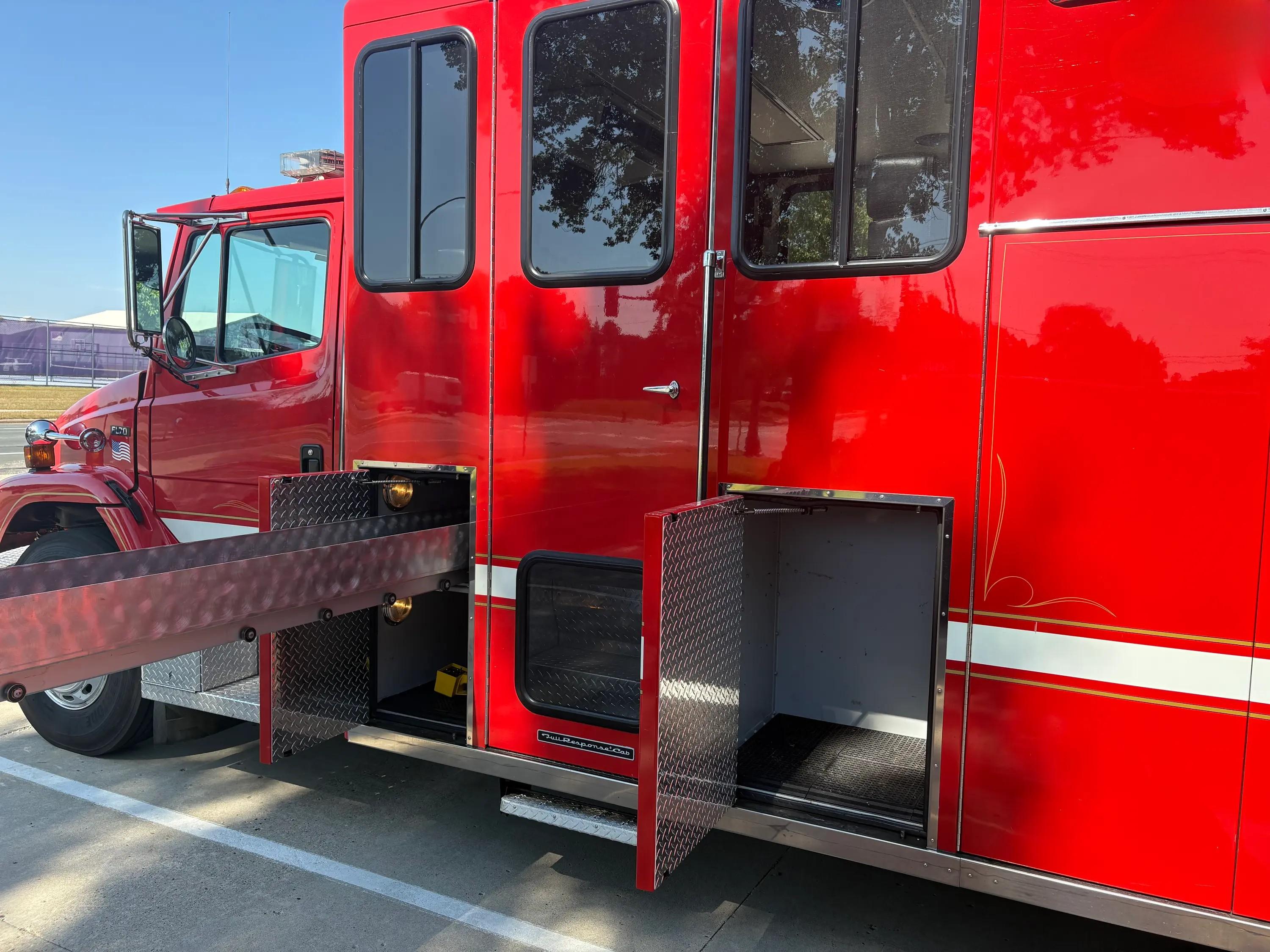 1999 General Safety Freightliner Heavy Rescue - image 7