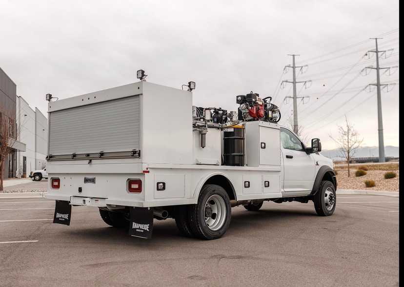 2024 Ram 5500 Regular Cab DRW 4x4 Knapheide Fuel Lube Truck — photo 2