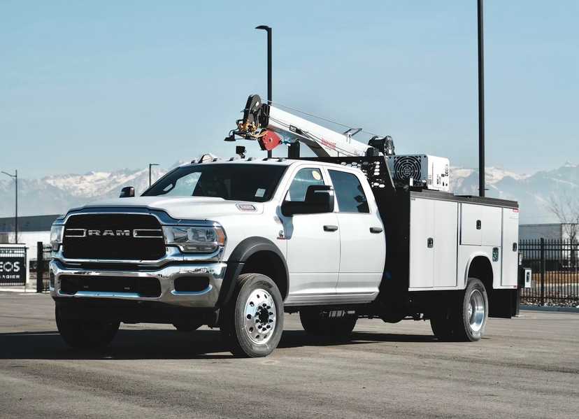 2024 Ram 5500 Crew Cab DRW 4x4 Knapheide Crane Body Stellar Crane — photo 4