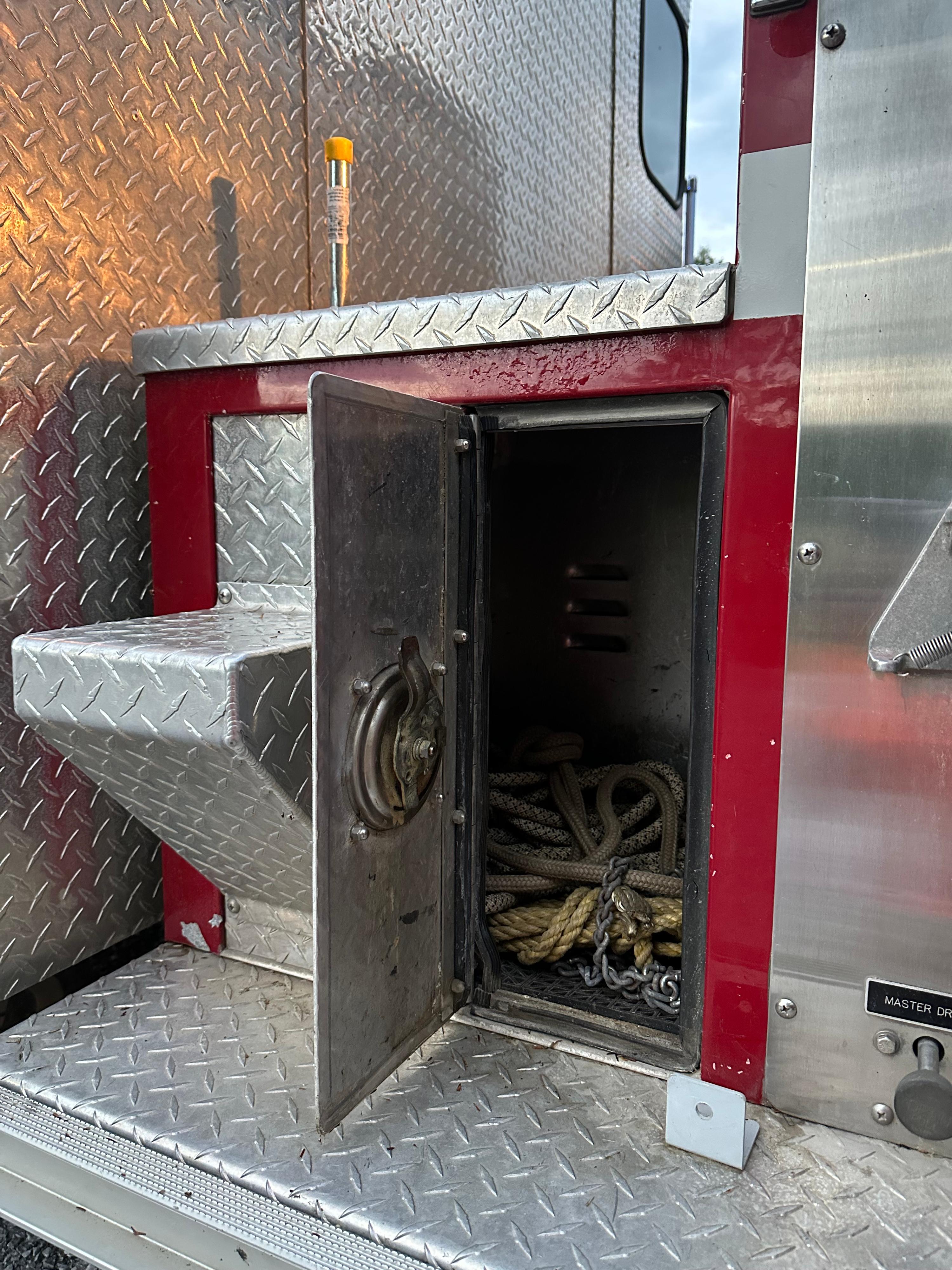 1992 E-One Typhoon Custom Pumper Tanker - image 18