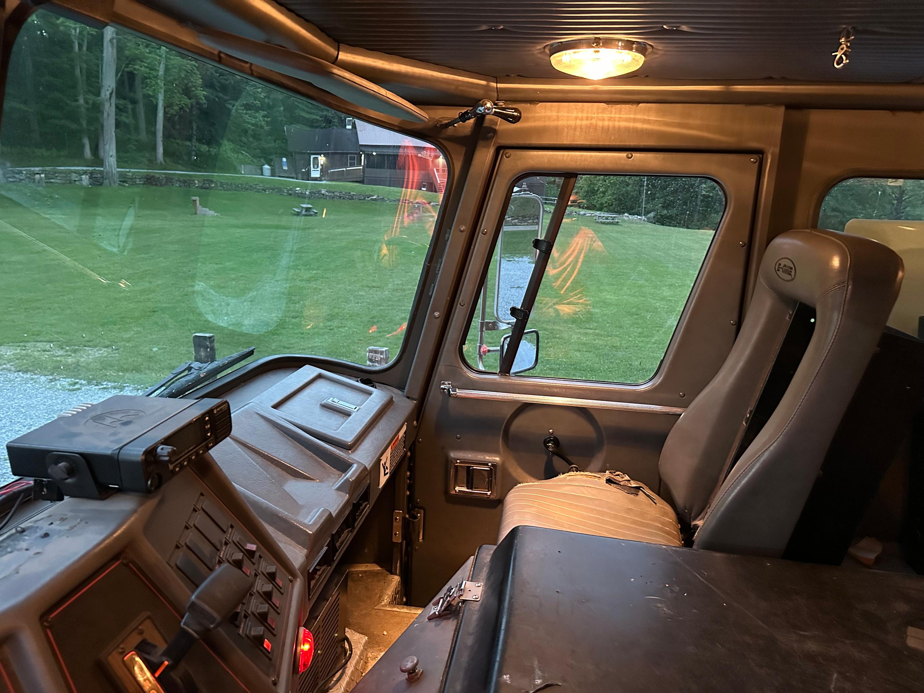 1992 E-One Typhoon Custom Pumper Tanker - image 29