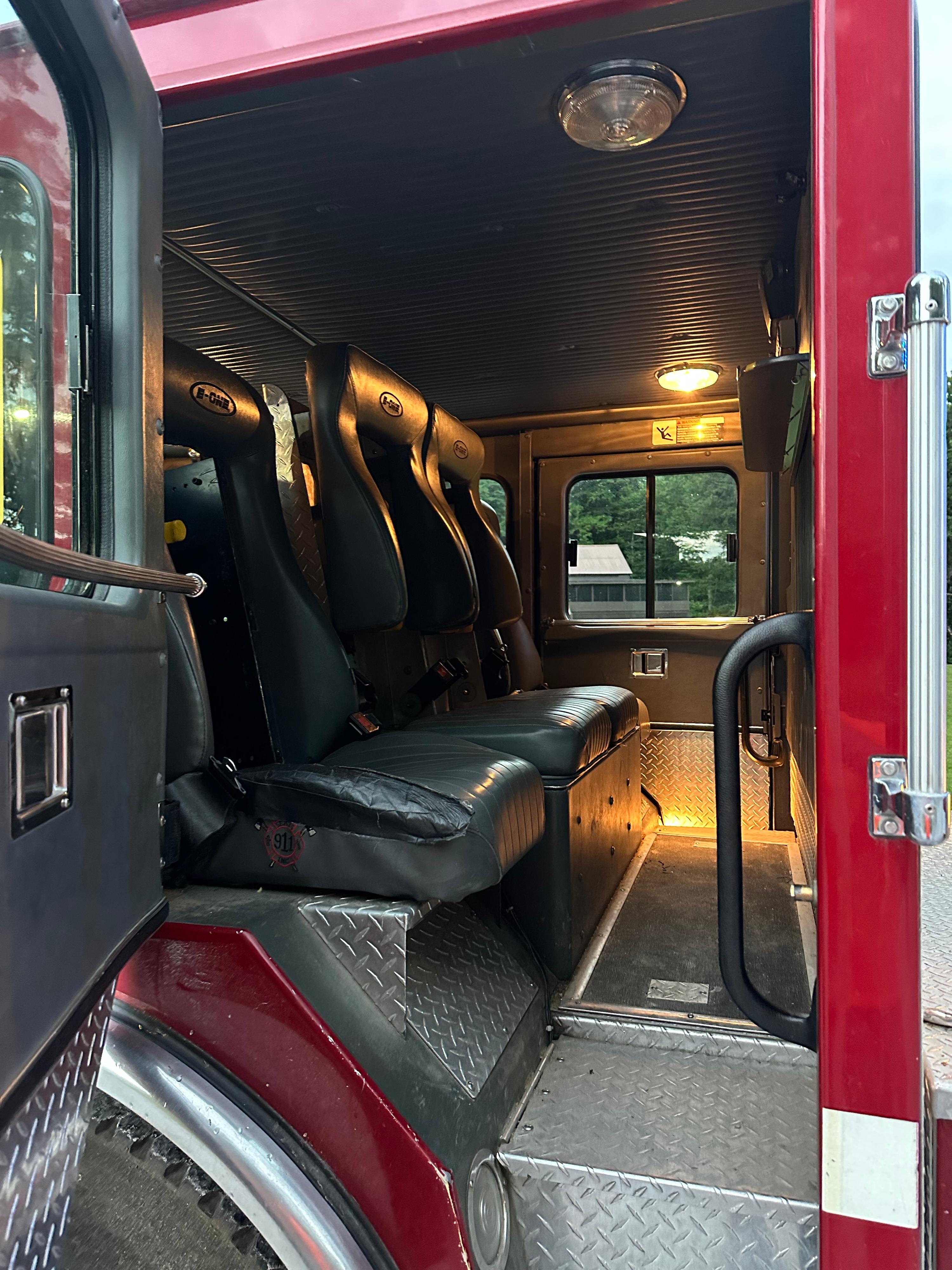 1992 E-One Typhoon Custom Pumper Tanker - image 22
