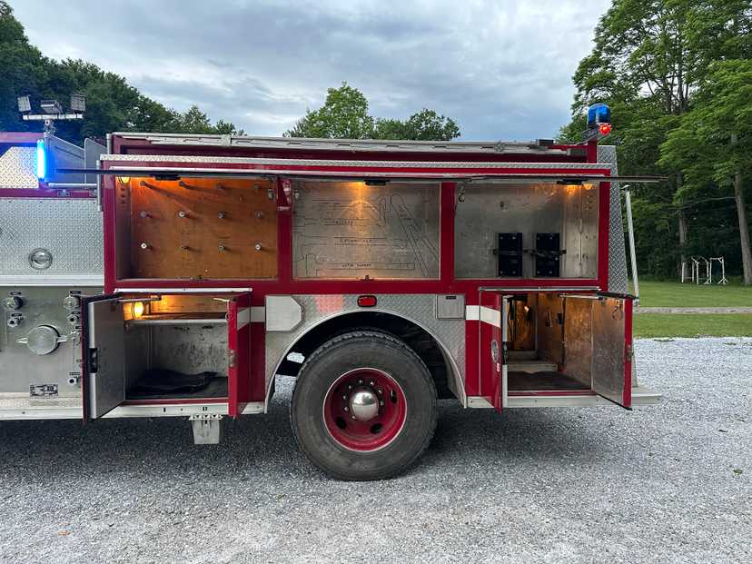 1992 E-One Typhoon Custom Pumper Tanker — photo 5