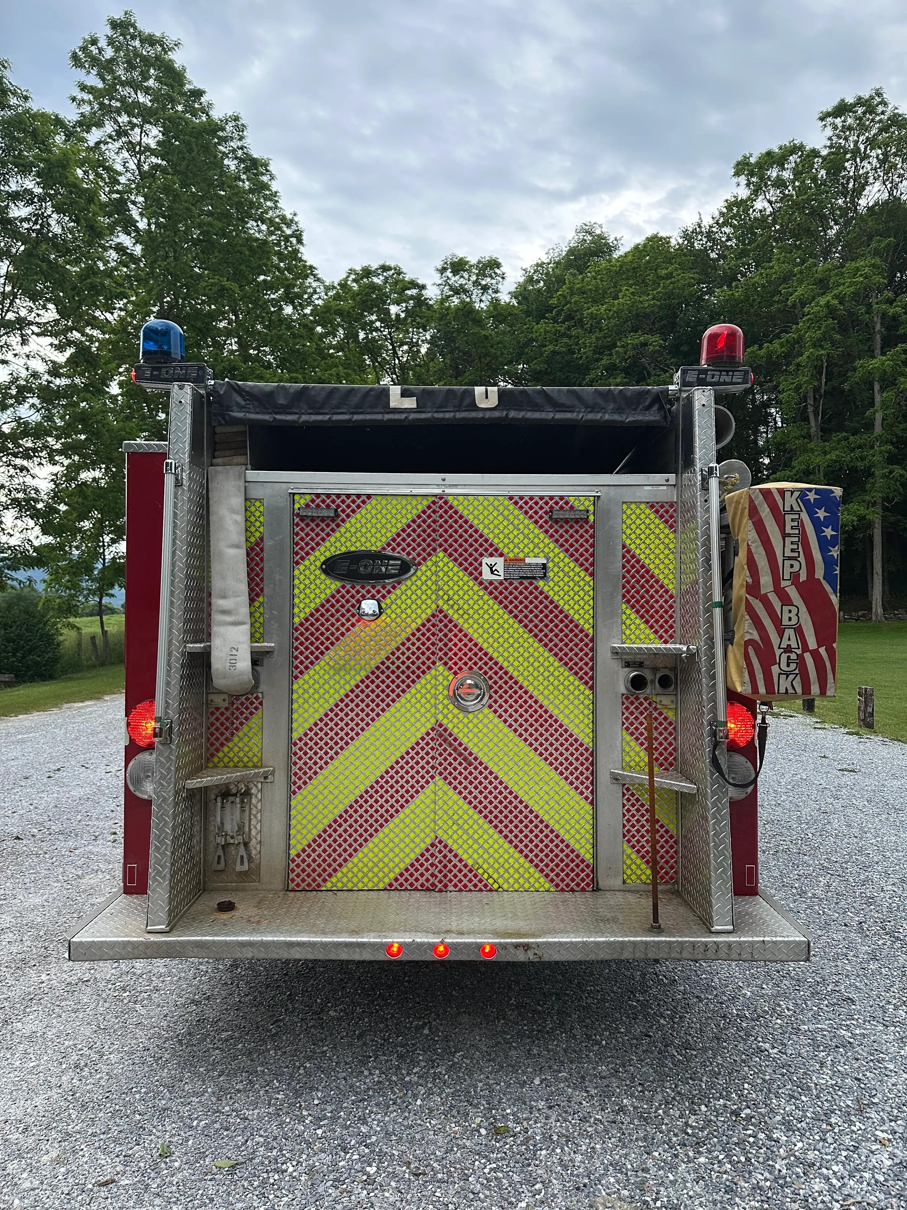 1992 E-One Typhoon Custom Pumper Tanker - image 11
