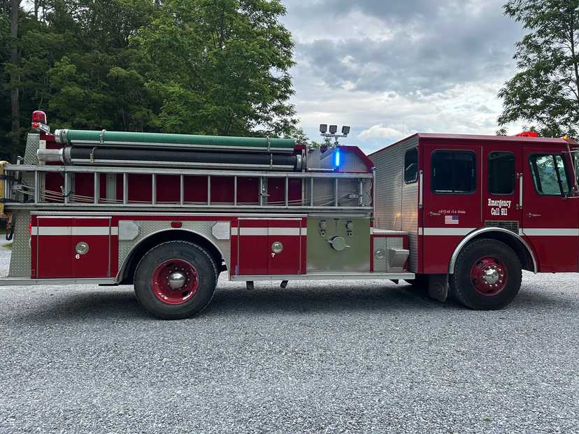 1992 E-One Typhoon Custom Pumper Tanker — photo 3