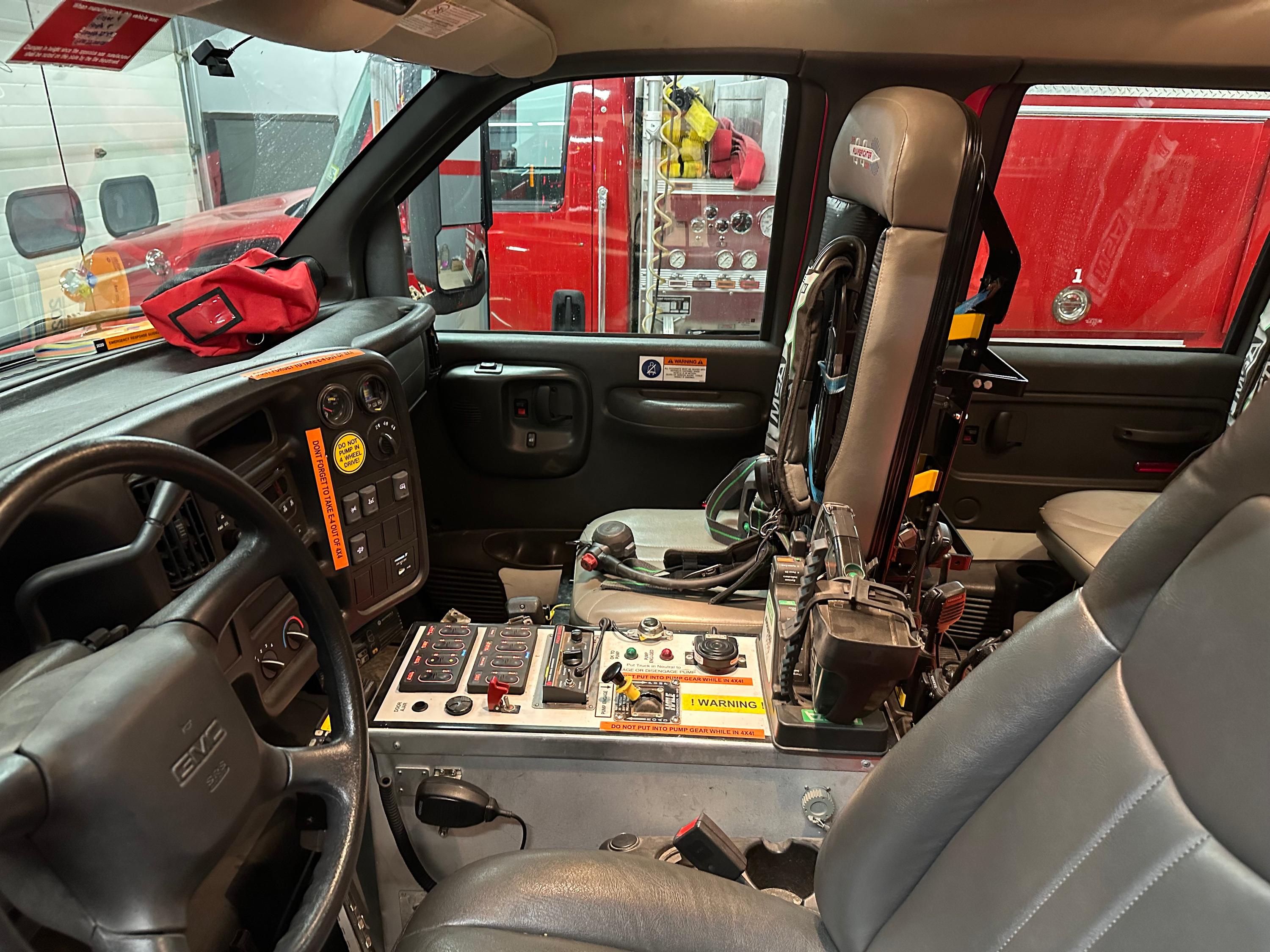 2009 E-One GMC 4x4 Quick Attack - image 6