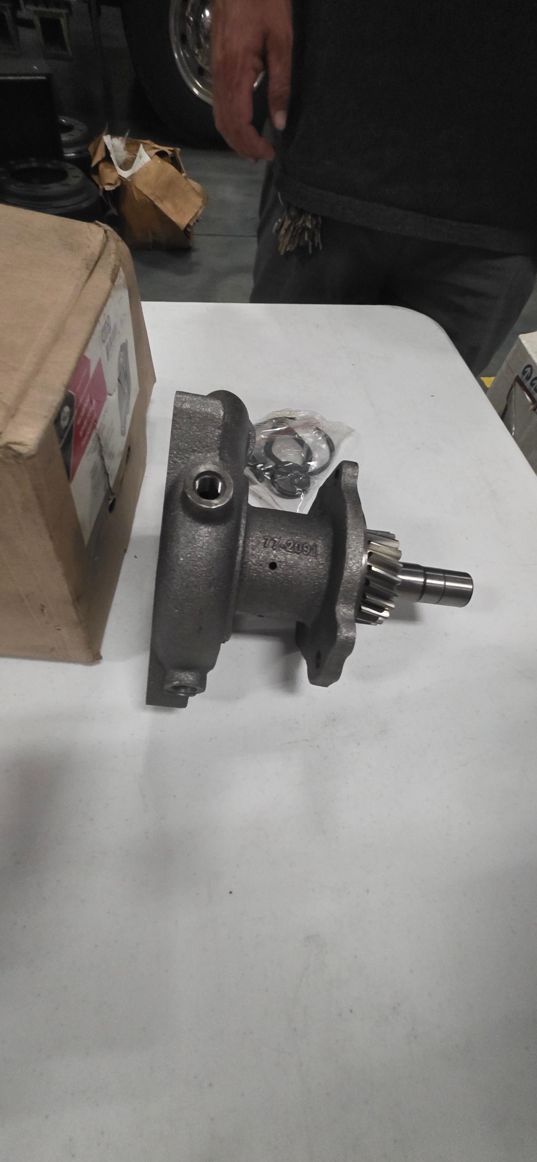 Cummins M11 water pump - image 4