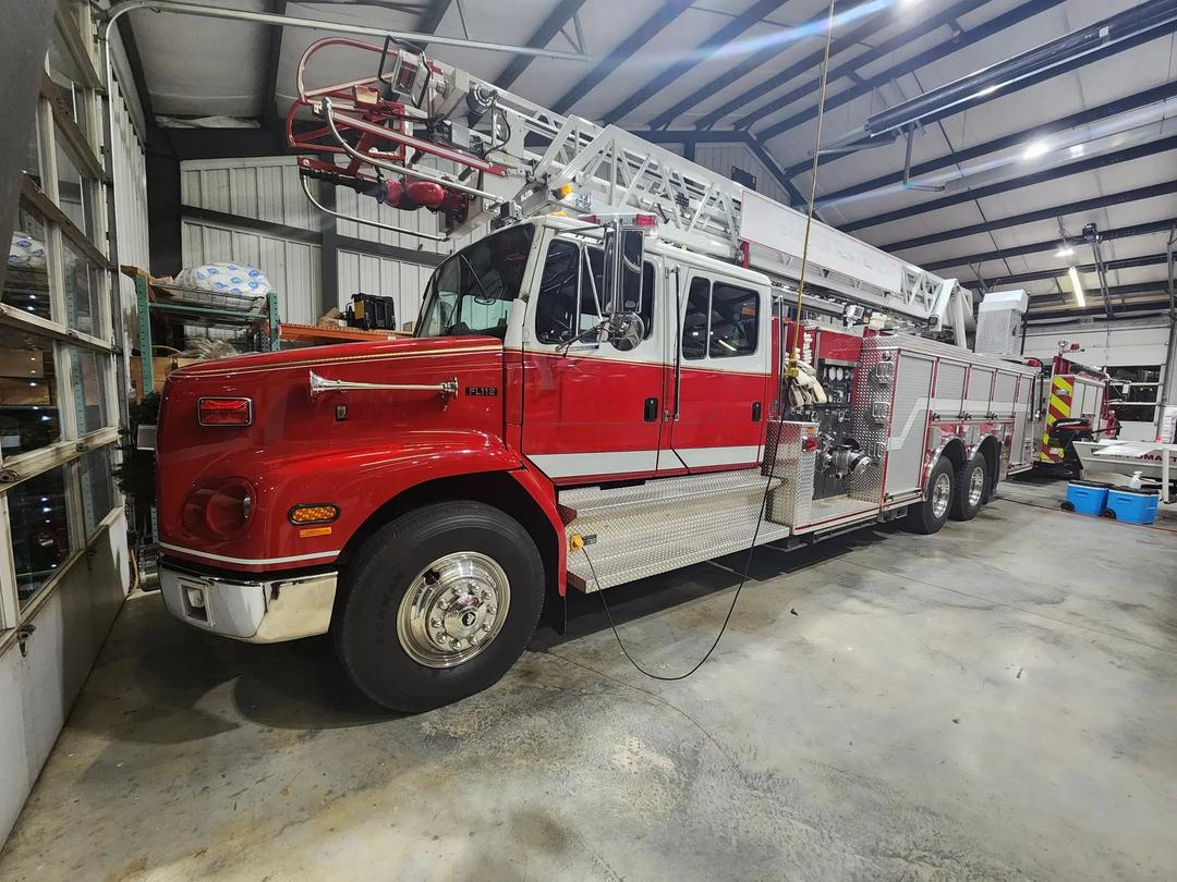 2003 Smeal Freightliner FL112 75' Aerial