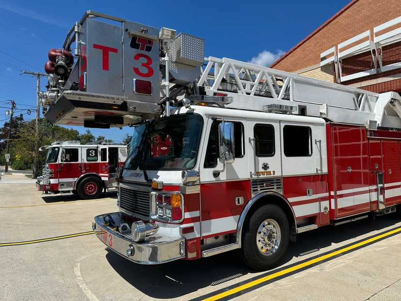 2003 American LaFrance 100' Platform