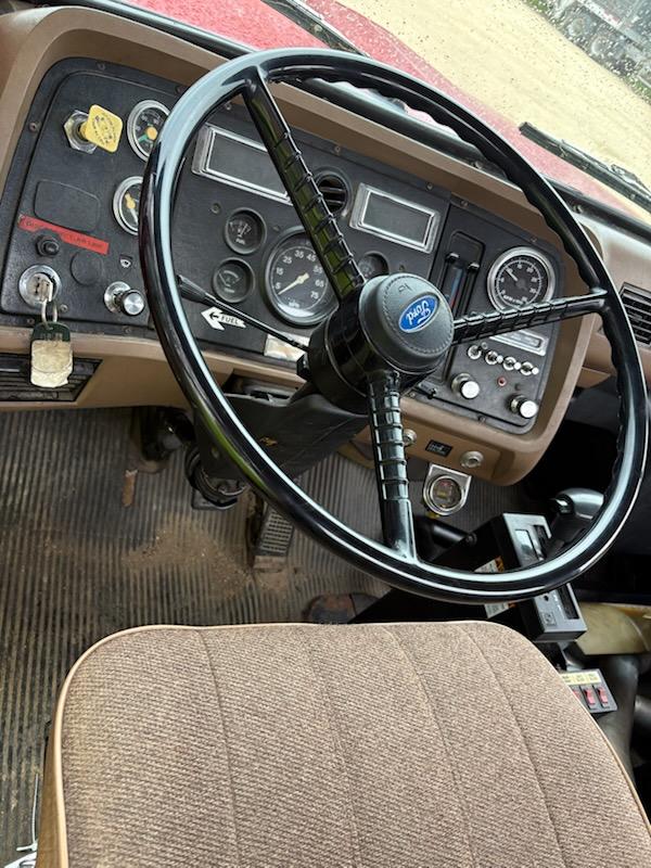 1994 Ford L8000 Tanker - image 5