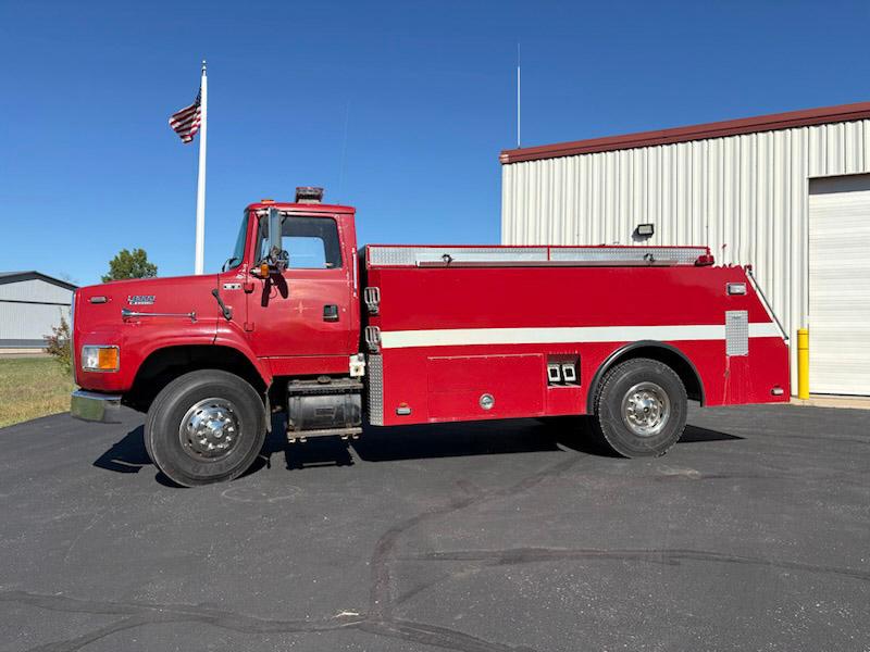1994 Ford L8000 Tanker - image 3