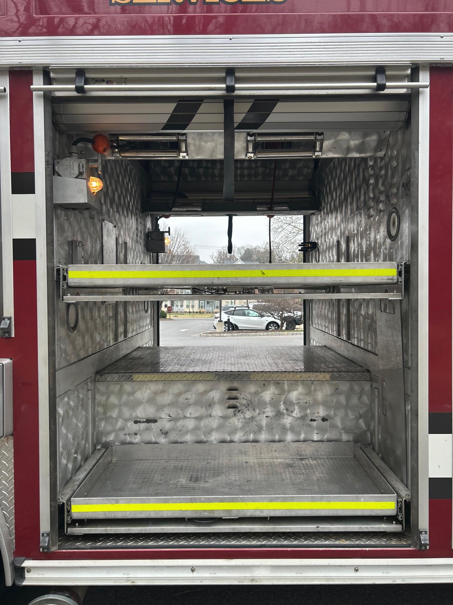 1997 E-One Walk Around Rescue Light Rescue - image 16