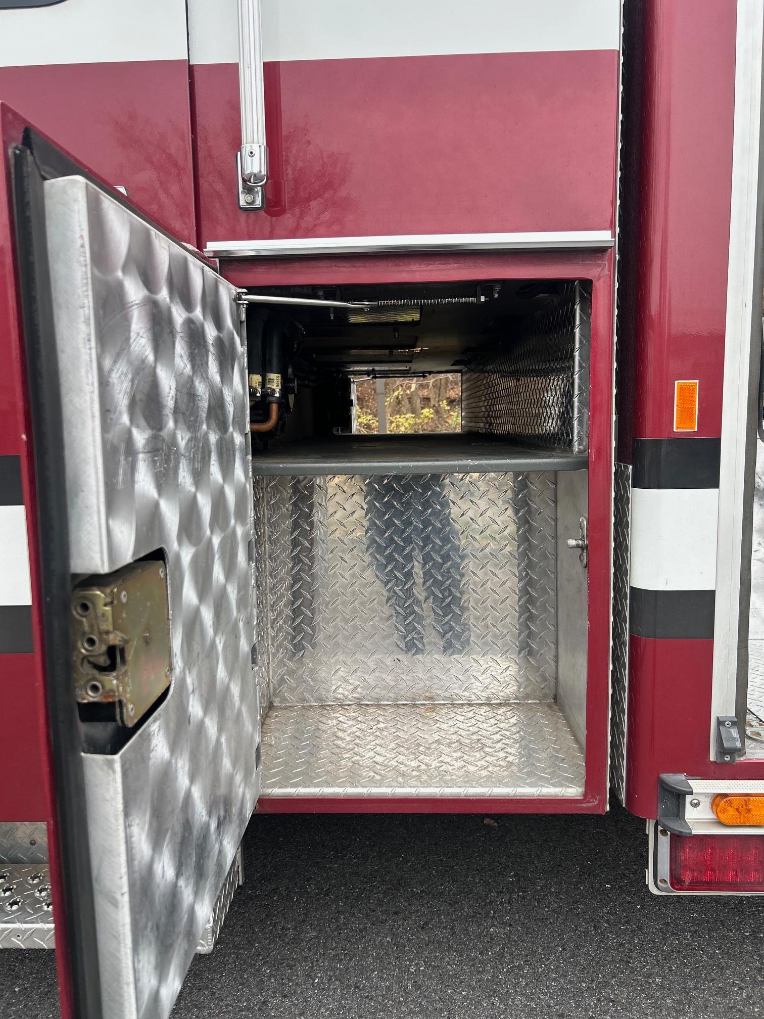 1997 E-One Walk Around Rescue Light Rescue - image 11