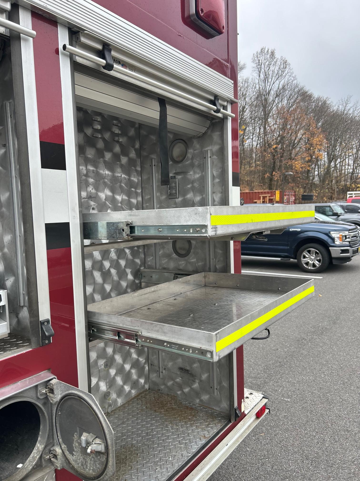 1997 E-One Walk Around Rescue Light Rescue - image 13