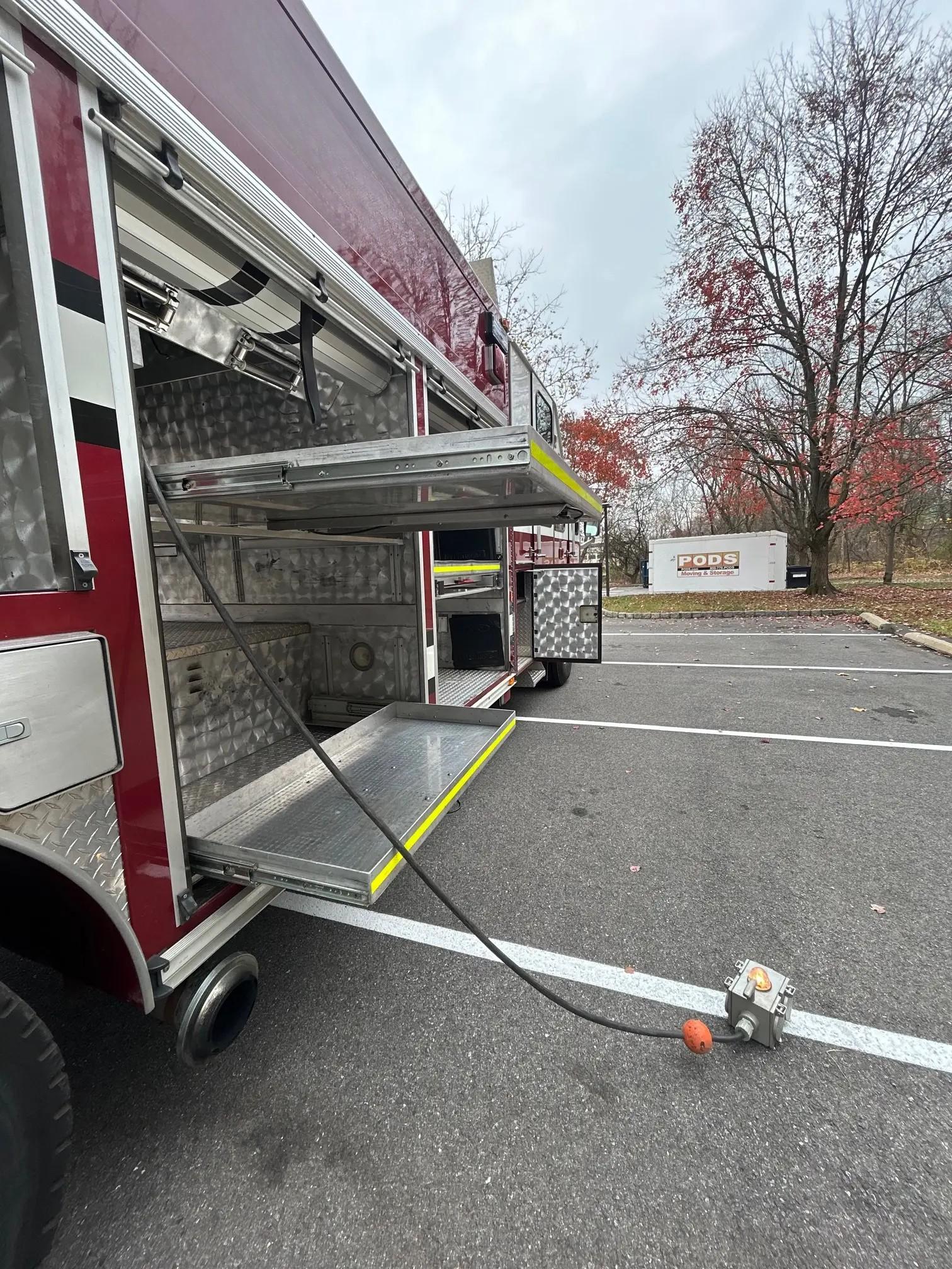 1997 E-One Walk Around Rescue Light Rescue - image 17