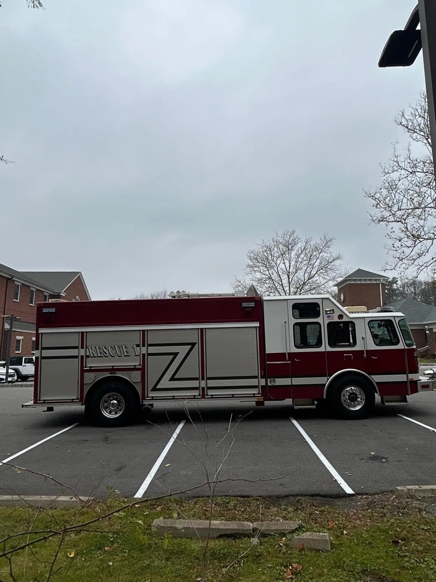 1997 E-One Walk Around Rescue Light Rescue - image 4
