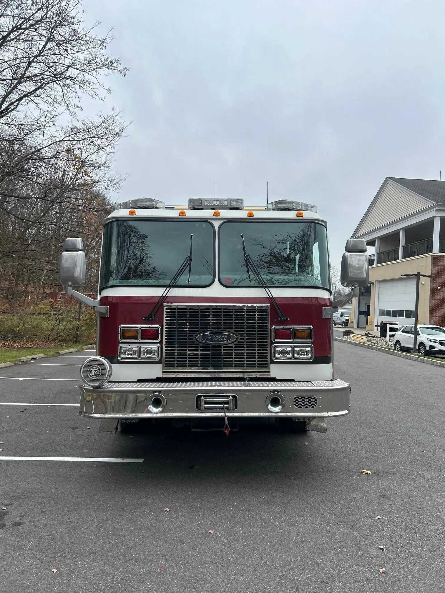 1997 E-One Walk Around Rescue Light Rescue - image 2