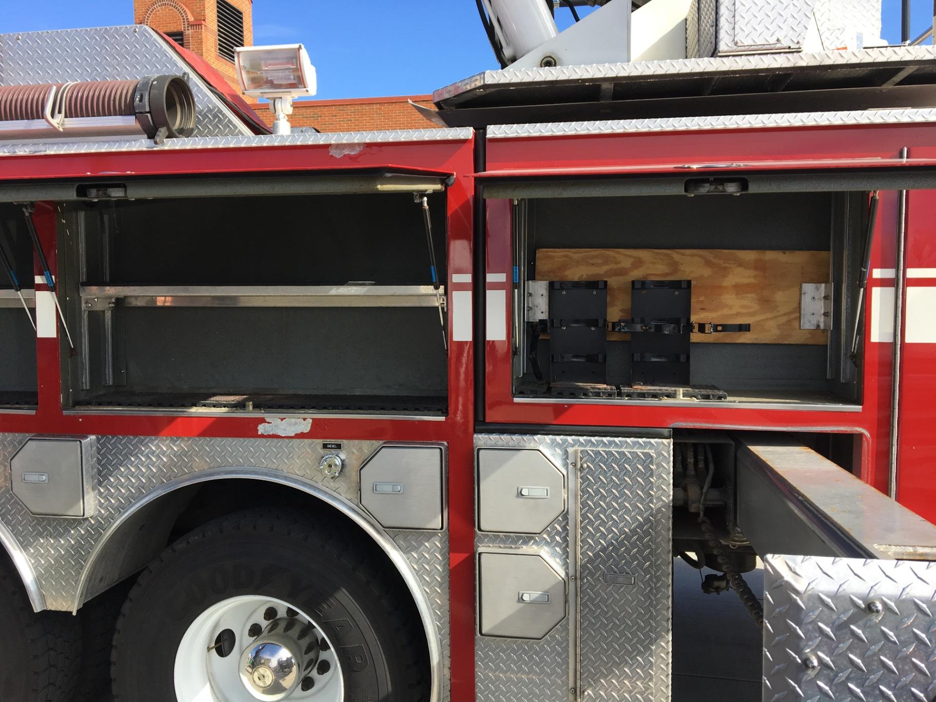 2000 American LaFrance 100' Aerial - image 13