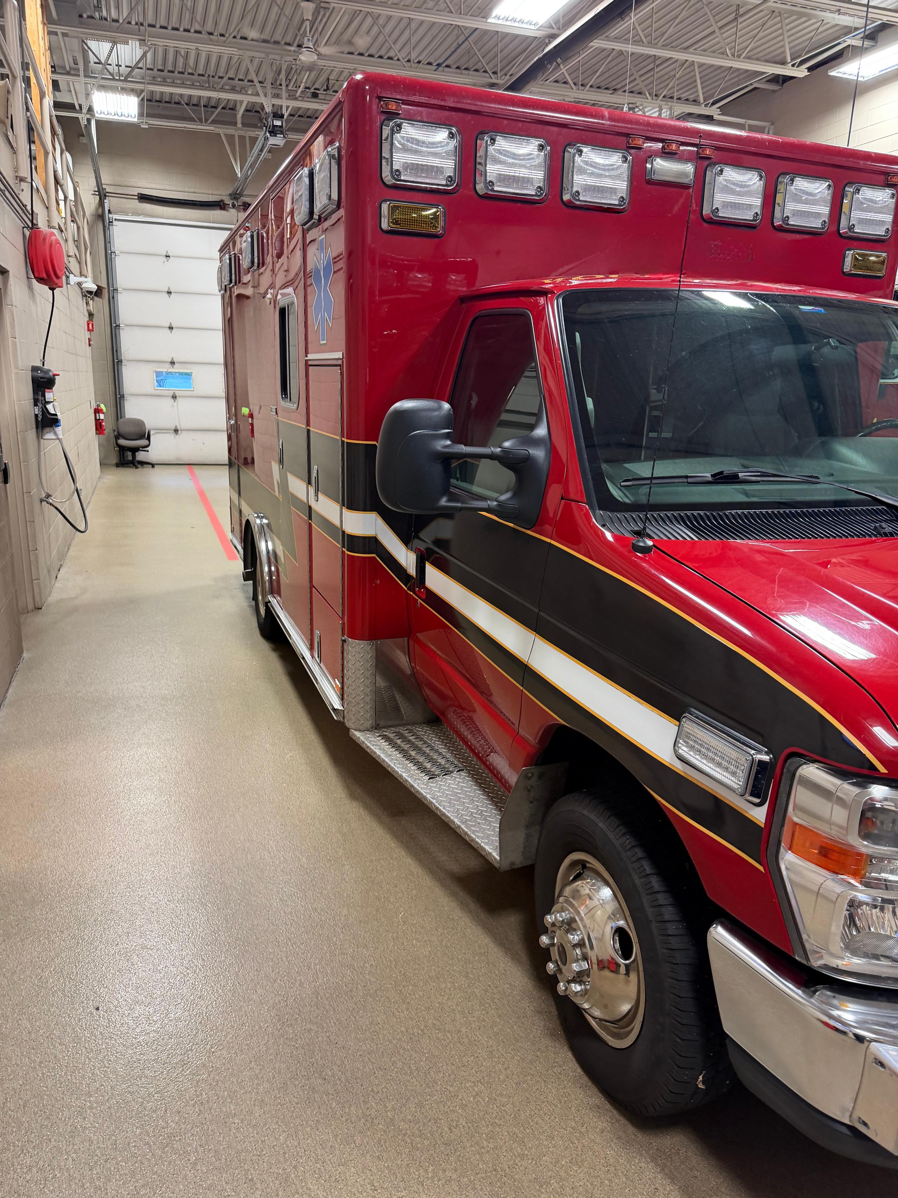2014 Horton Ford Type III Ambulance - image 3