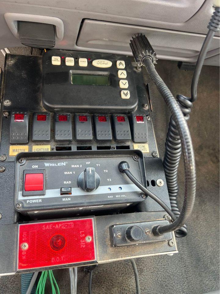 1996 Ford F350 Super Duty Regular Cab & Chassis  - image 8