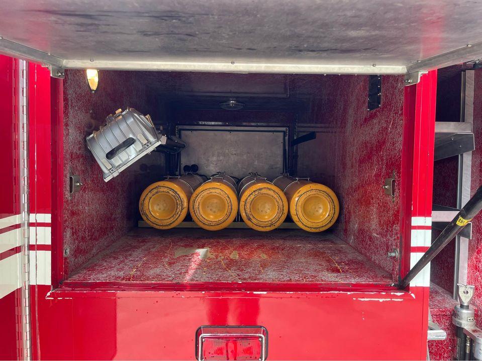 1996 Ford F350 Super Duty Regular Cab & Chassis  - image 17