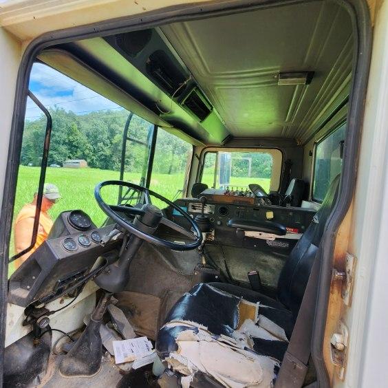 2001 Mack Heil Front Loader - image 7
