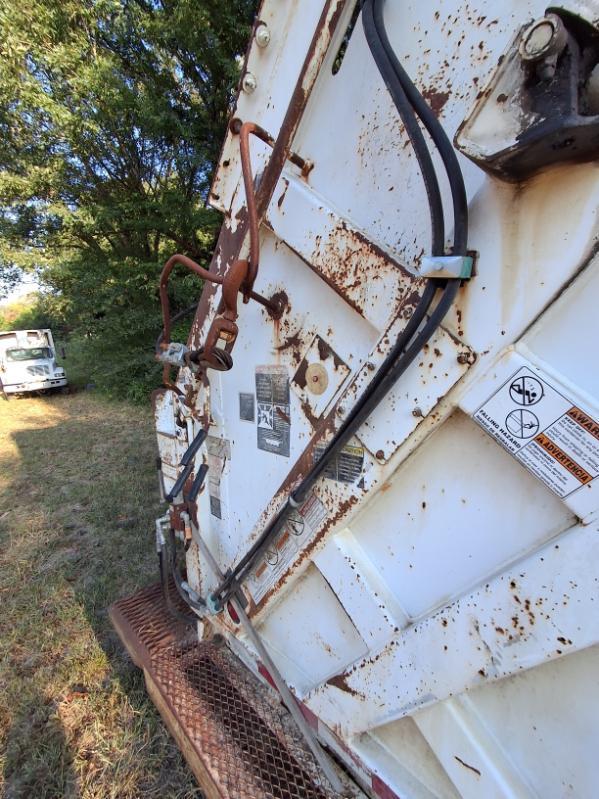 2010 Freightliner Heil Rear Loader - image 32