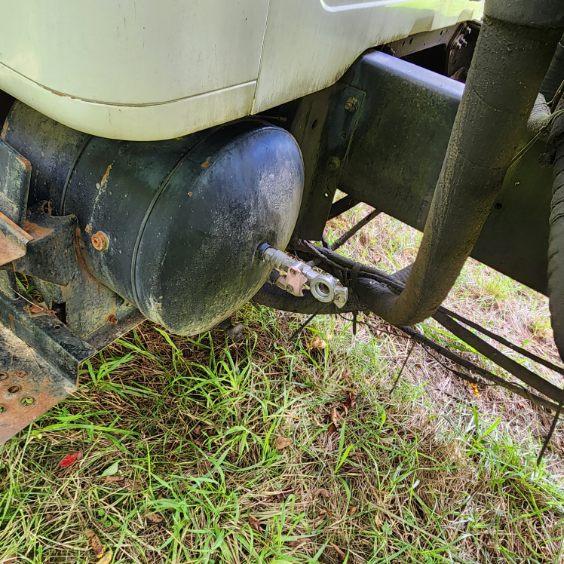 2002 International Heil Rear Loader - image 7