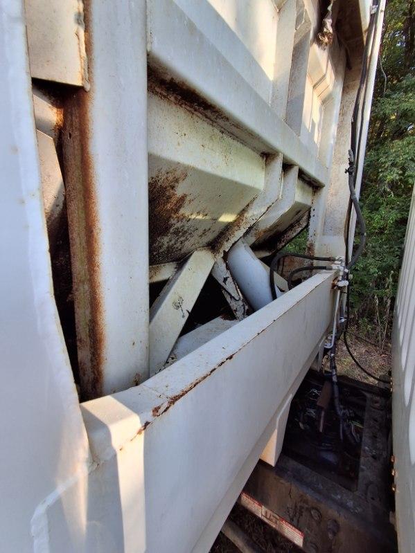 2010 Freightliner Heil Rear Loader - image 35