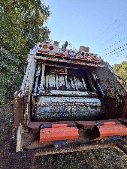 2010 Freightliner Heil Rear Loader - image 38