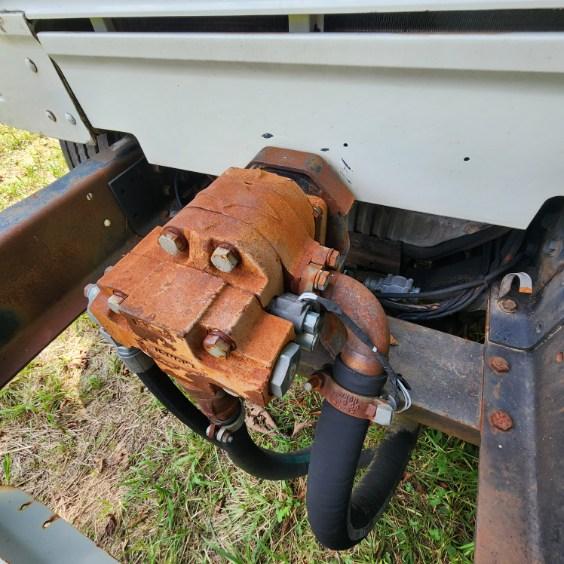 2002 International Heil Rear Loader - image 8