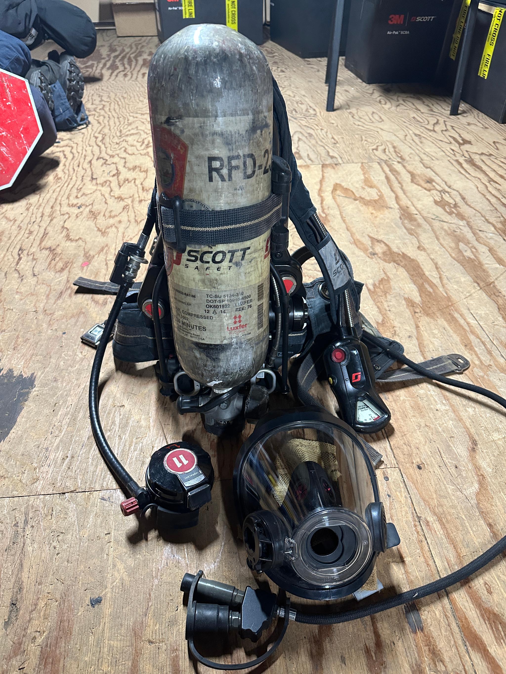 SCOTT AIR PAK X-3 SCBA 4.5 (NFPA 1981 2013 EDITION) - image 1