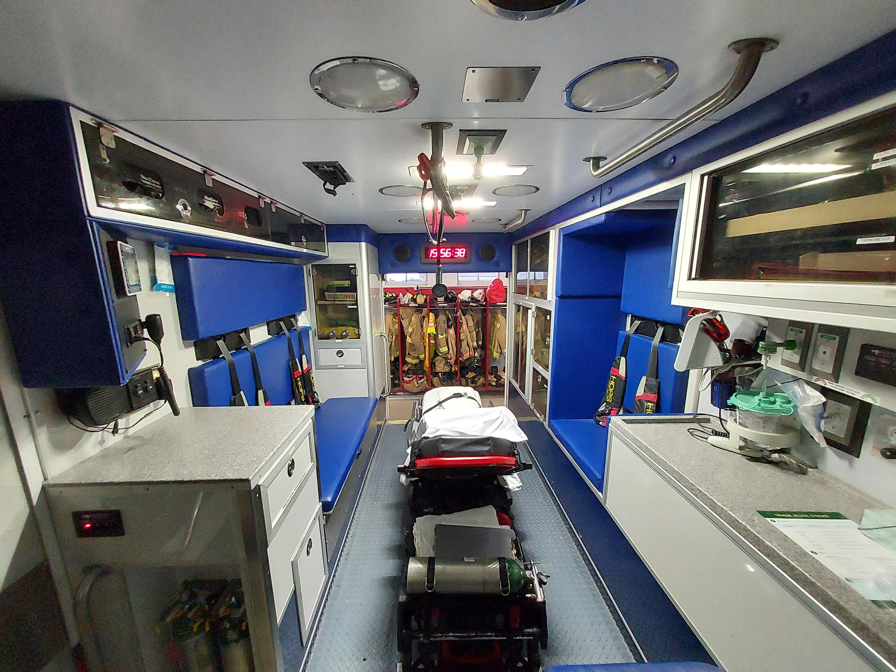 2016 Horton Ford 4x4 Type I Ambulance - image 8