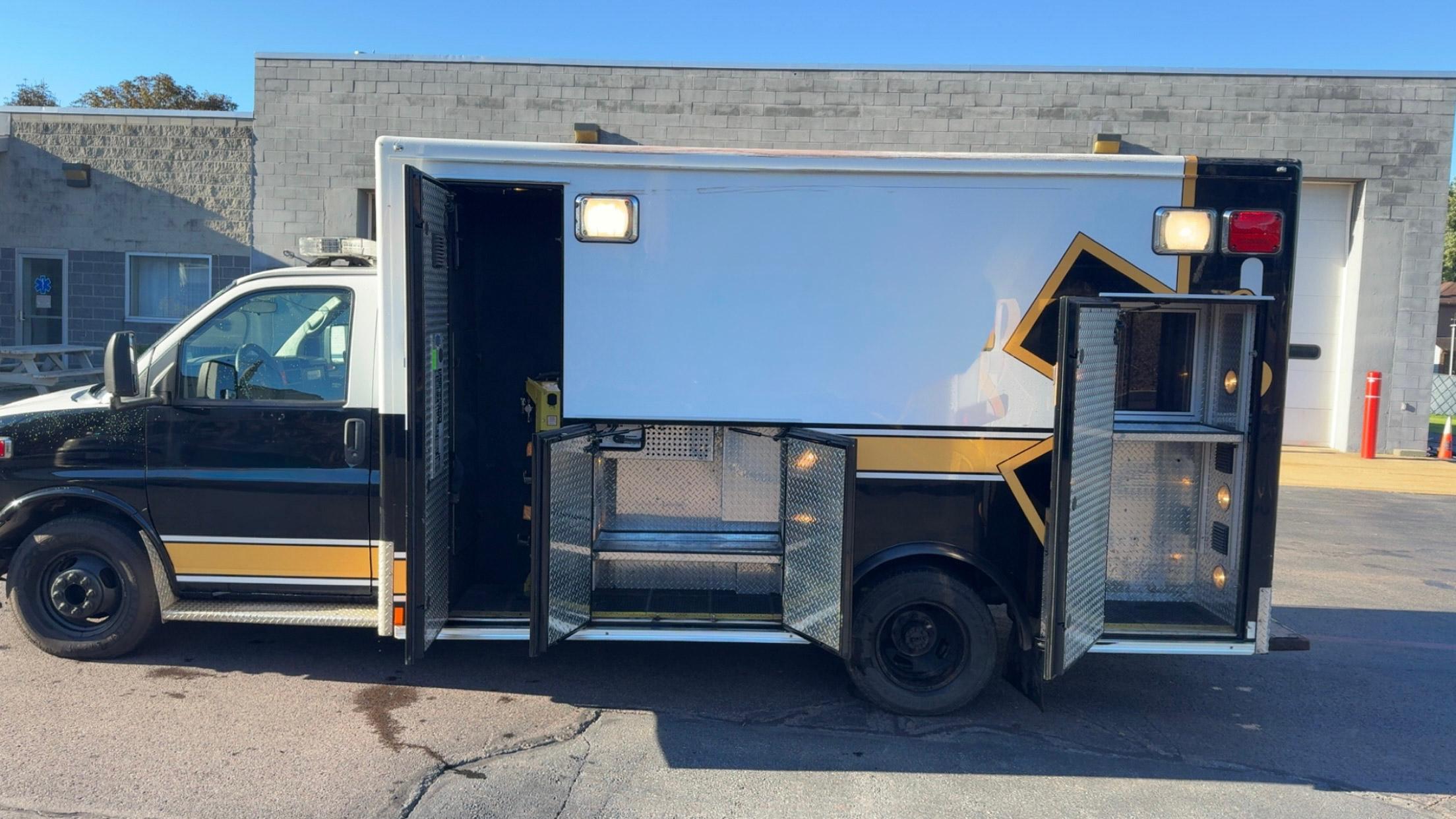 2010 MedTec Chevrolet Type III Ambulance - image 8
