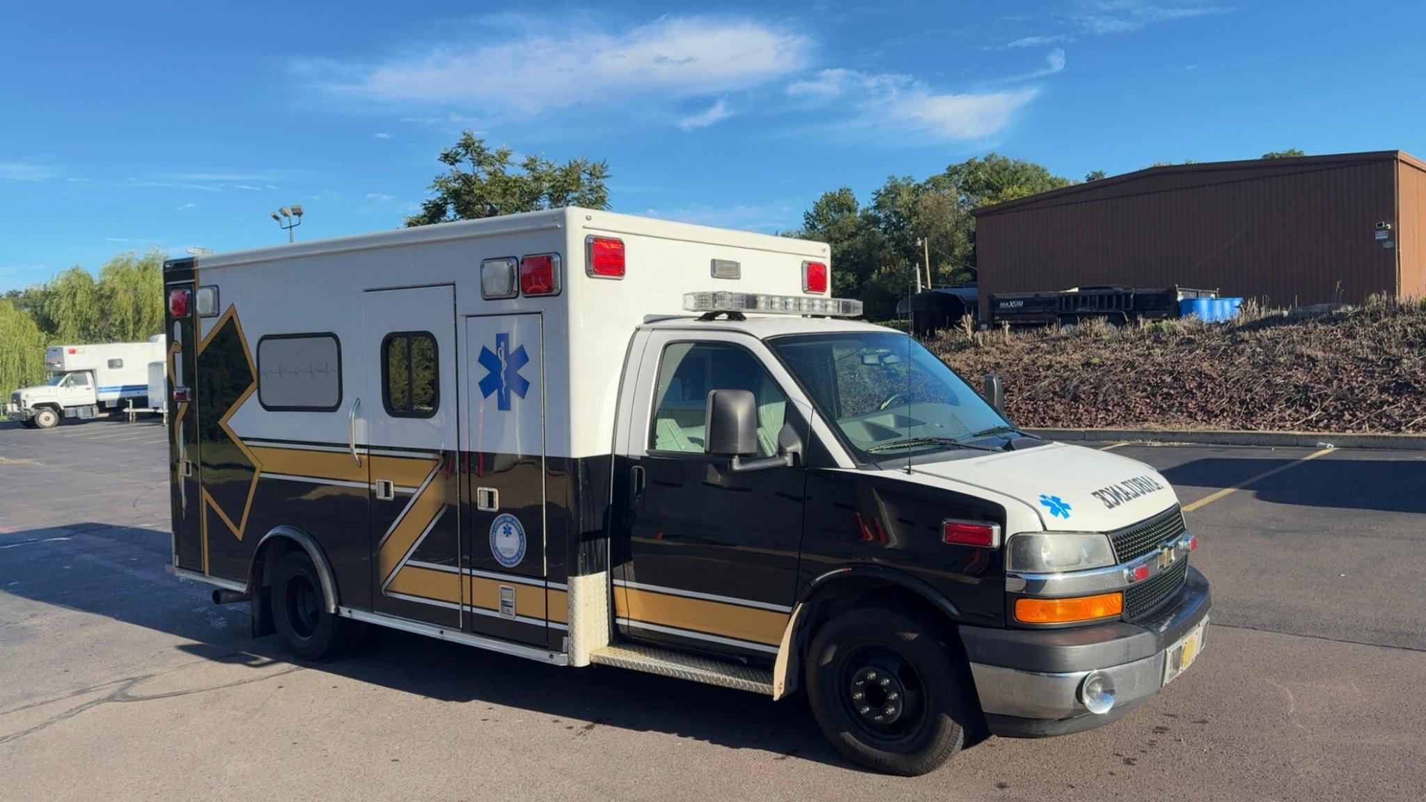 2010 MedTec Chevrolet Type III Ambulance - image 2