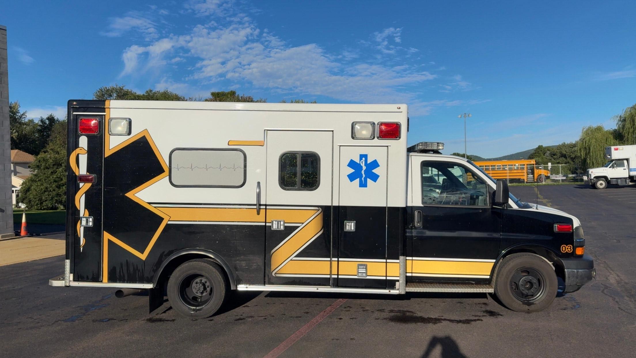 2010 MedTec Chevrolet Type III Ambulance - image 6