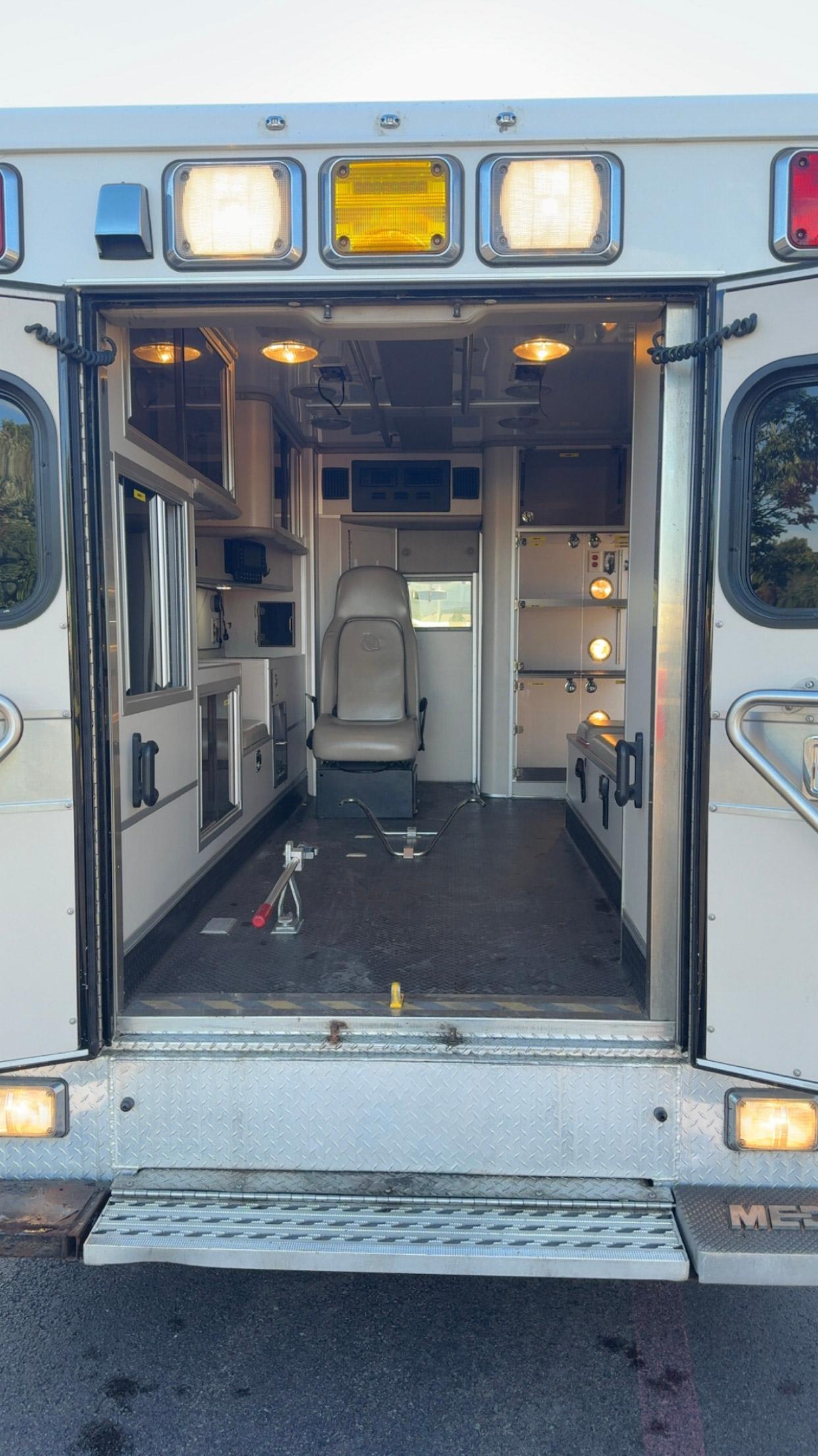 2010 MedTec Chevrolet Type III Ambulance - image 14