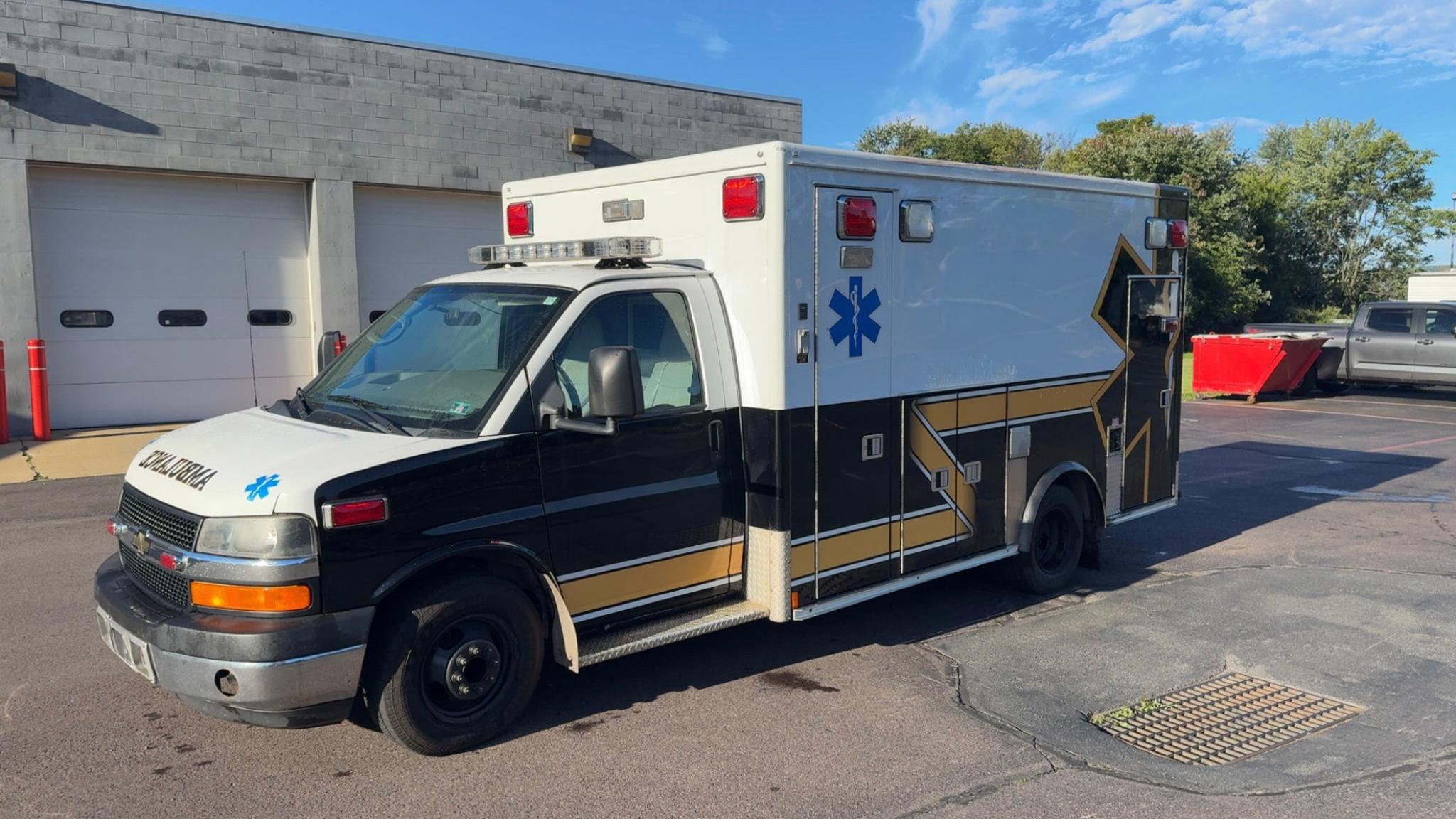 2010 MedTec Chevrolet Type III Ambulance - image 1
