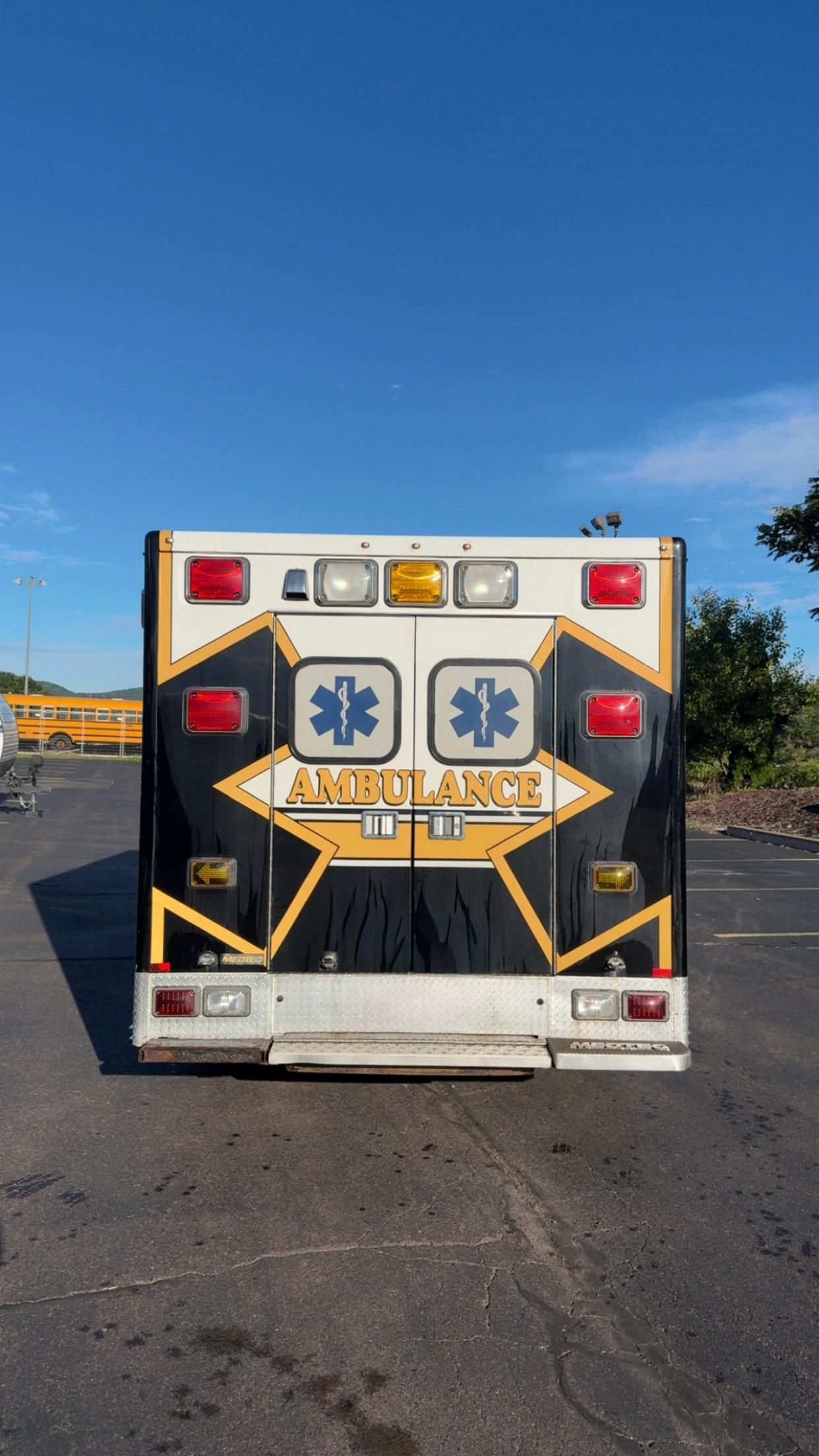 2010 MedTec Chevrolet Type III Ambulance - image 10