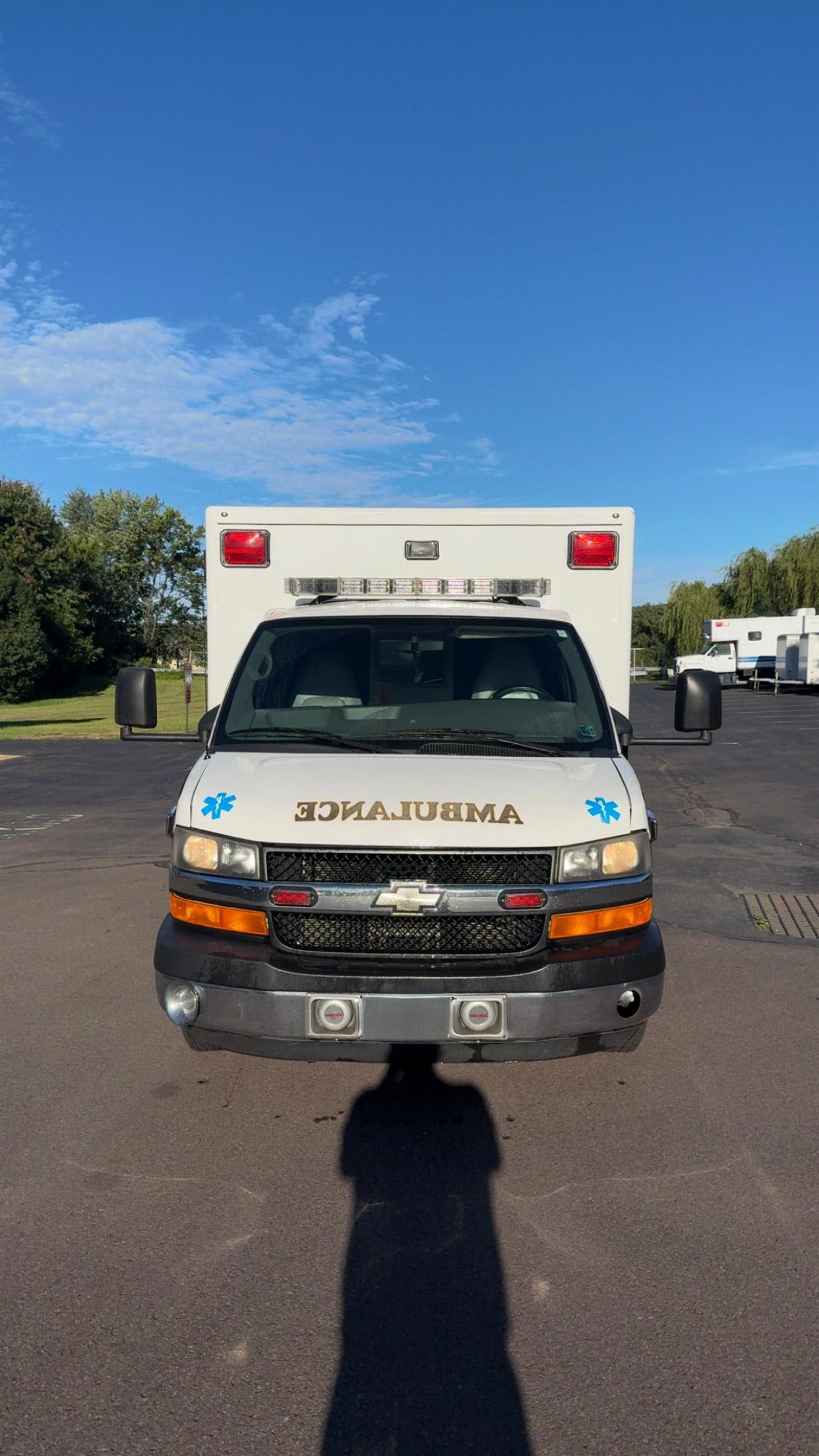 2010 MedTec Chevrolet Type III Ambulance - image 3