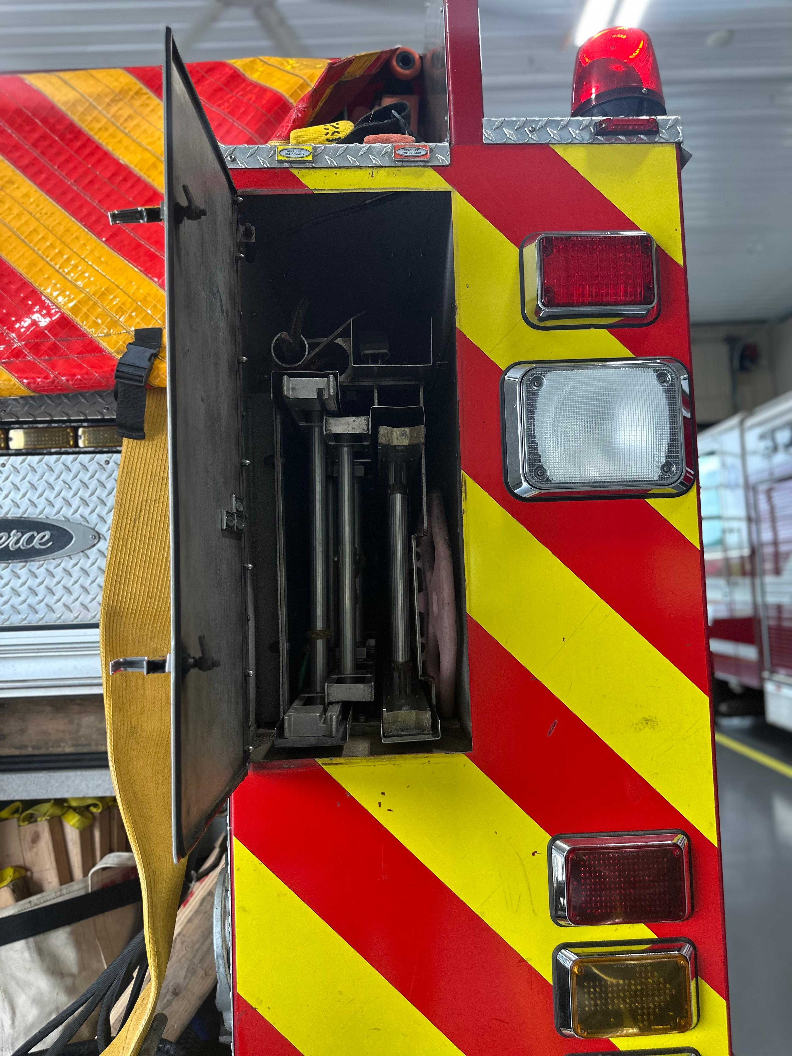 2008 Pierce 4x4 Pumper - image 23